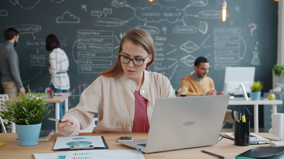 Generative AI for Project Managers: Practical Uses That Save Real Time